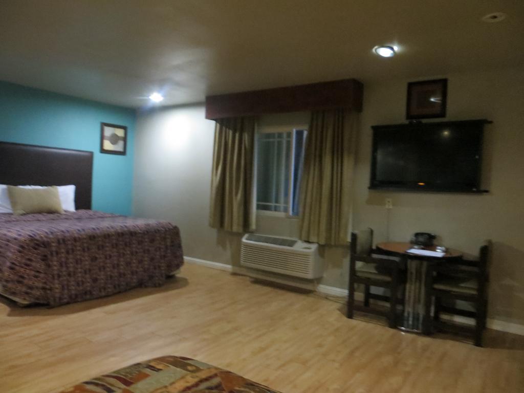 Rocky Inn Лонг Бийч Стая снимка
